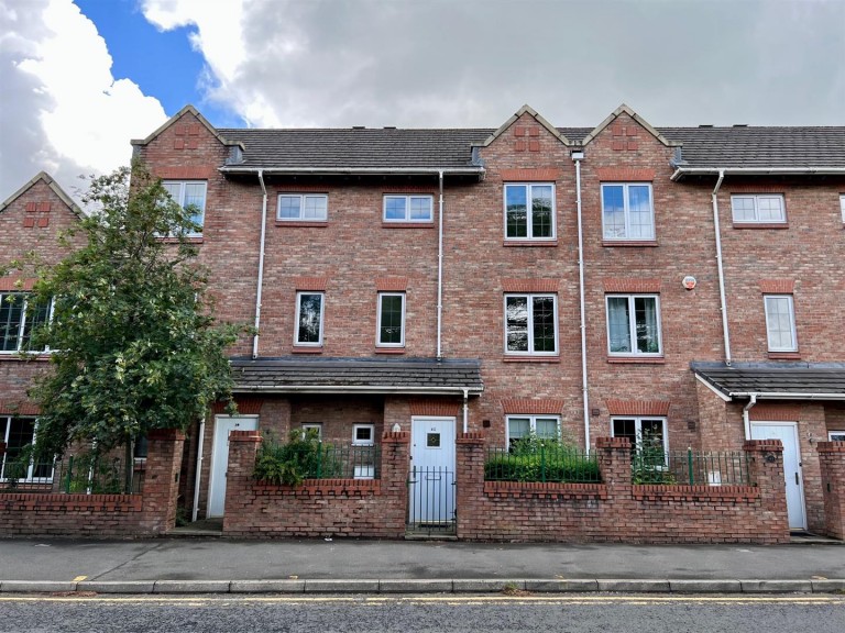 View Full Details for Oakfield Road, Altrincham, WA15 8ER