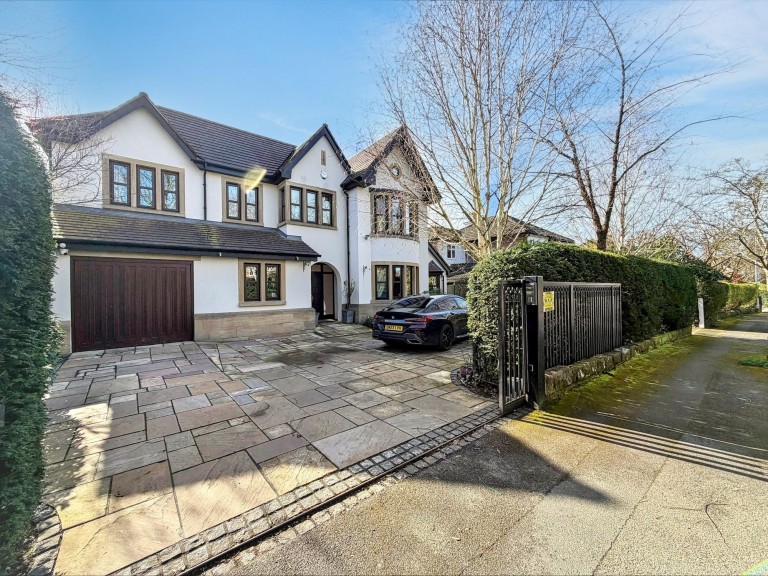 View Full Details for Warwick Drive, Hale, WA15