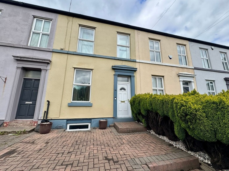 View Full Details for Hall Street, Stockport, SK1