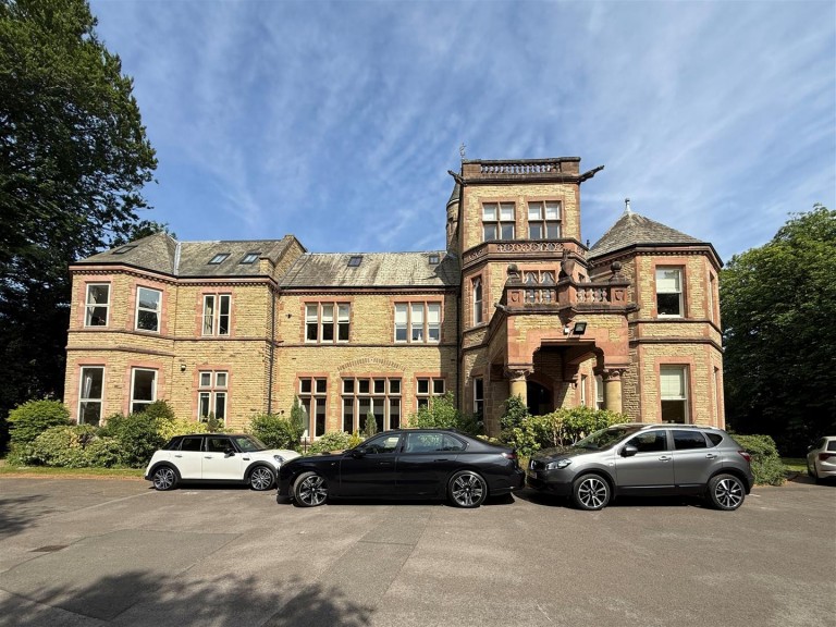View Full Details for Limehurst, Bowdon, WA14 2BG.