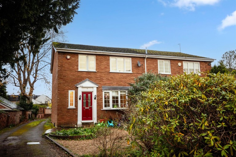 View Full Details for Broomfield Lane, Hale, WA15 9AS