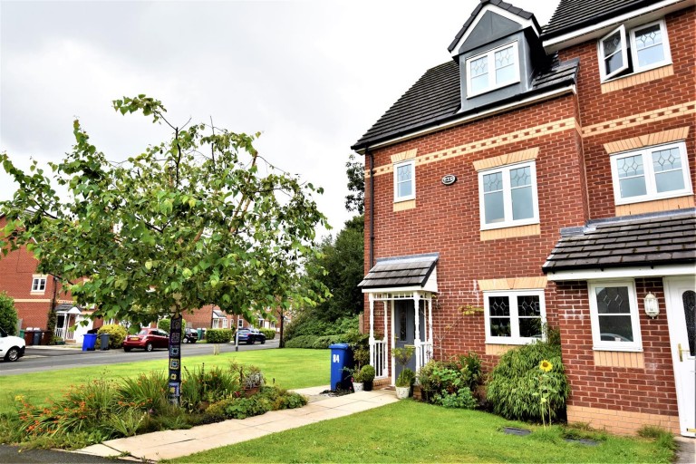 View Full Details for Lawnhurst Avenue, Wythenshawe, Manchester
