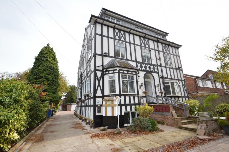 View Full Details for Skaife Road, Sale, M33 2FZ