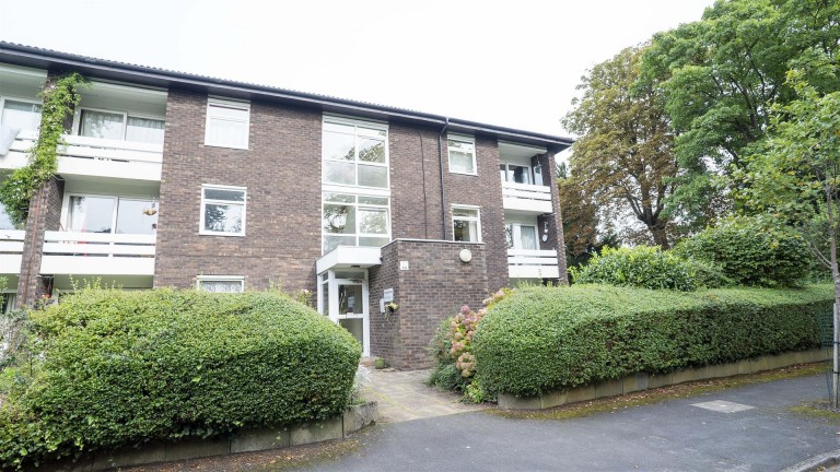 View Full Details for Grove Park, Sale, M33 5BB