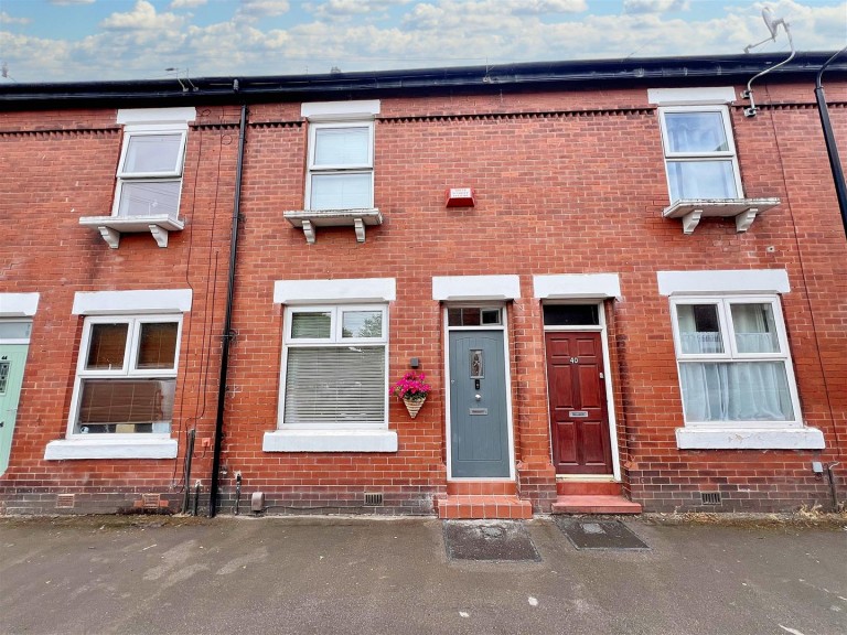 View Full Details for Beaconsfield Road, Altrincham