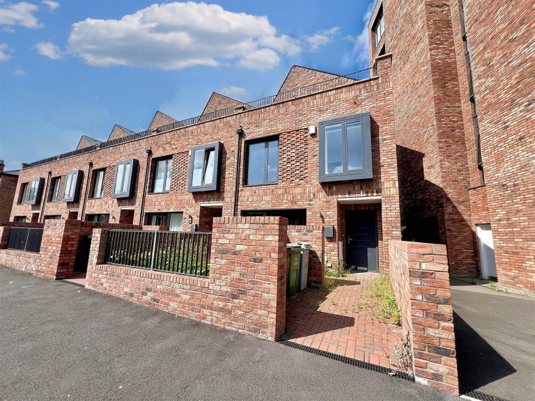View Full Details for Wharf Road, Altrincham