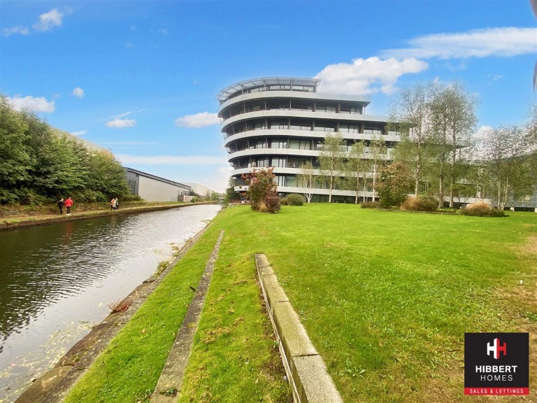 View Full Details for Woodfield Road, Altrincham