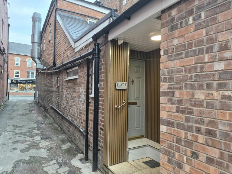 View Full Details for Northenden Road, Sale, M33 3BR