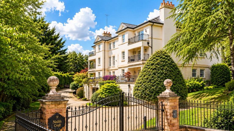 View Full Details for Nields Brow, Bowdon, WA14