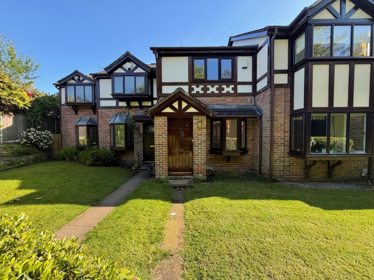 View Full Details for Birchtree Close, Bowdon, WA14