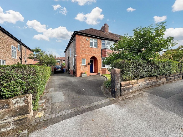 View Full Details for Queens Road, Hale, WA15