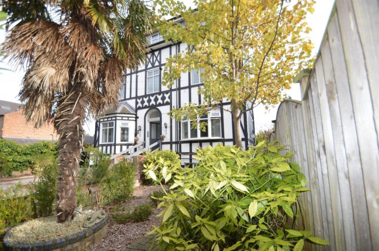 View Full Details for Skaife Road, Sale, M33