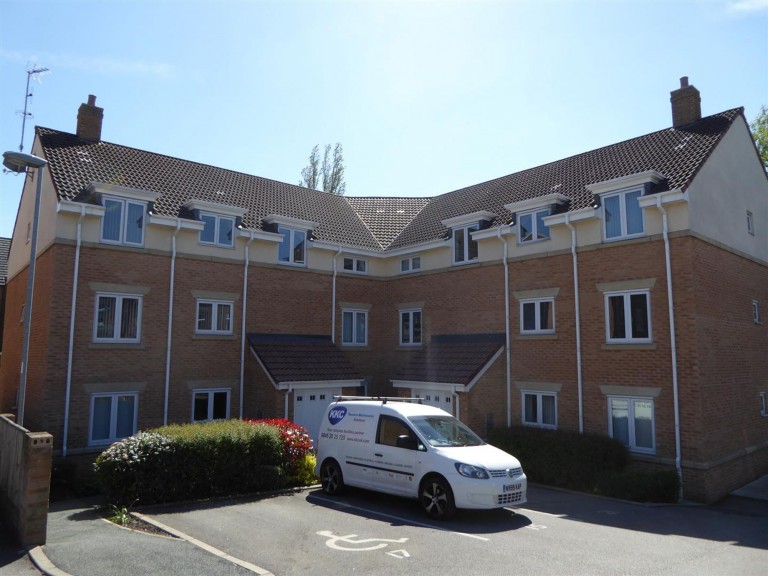 View Full Details for Windermere Road, Dukinfield, SK16