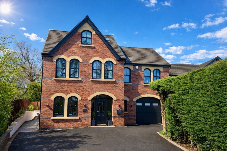 View Full Details for Grove Lane, Hale, WA15