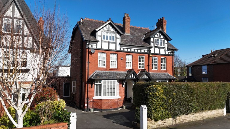 View Full Details for Moss Lane, Bramhall, SK7